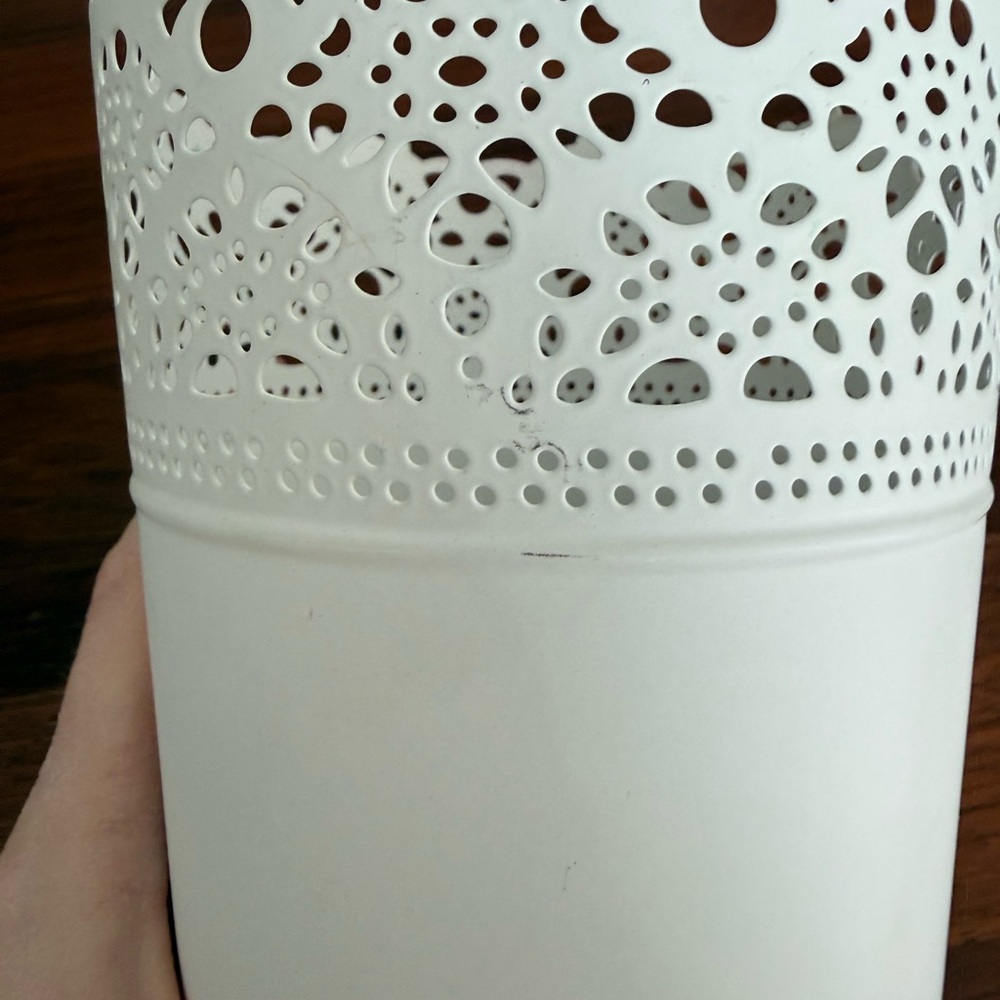 IKEA Skurar Planters with Lace Design - Picture 6 of 8